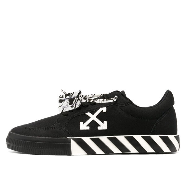 Vulc Low Top Sneaker Black White (2021)