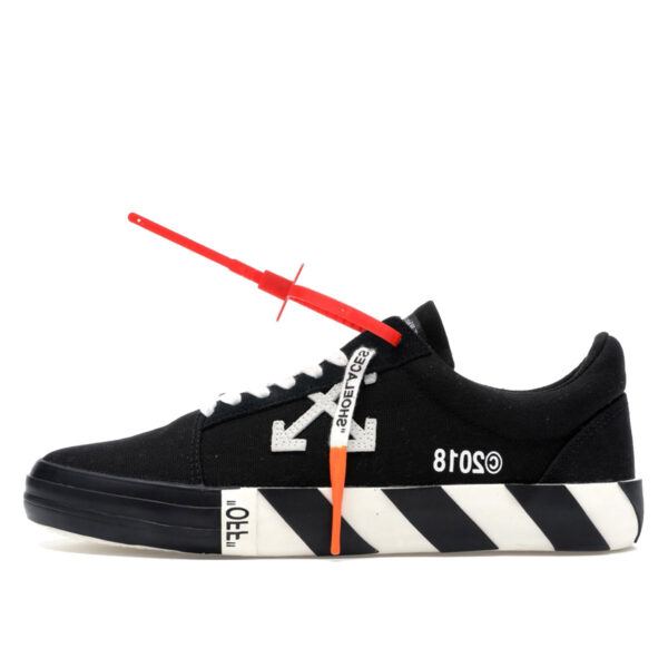 Vulc Low Black (2018)