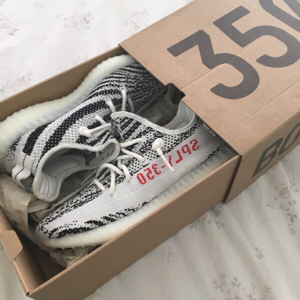 Yeezy 350v2 Zebra