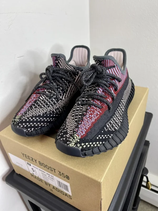 Yeezy 350v2 Yecheil