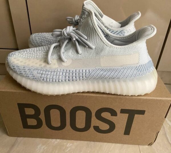 Yeezy 350v2 Cloud White