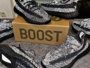 Yeezy 350v2 Static Black