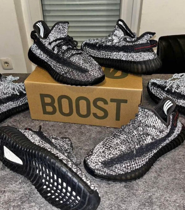 Yeezy 350v2 Static Black